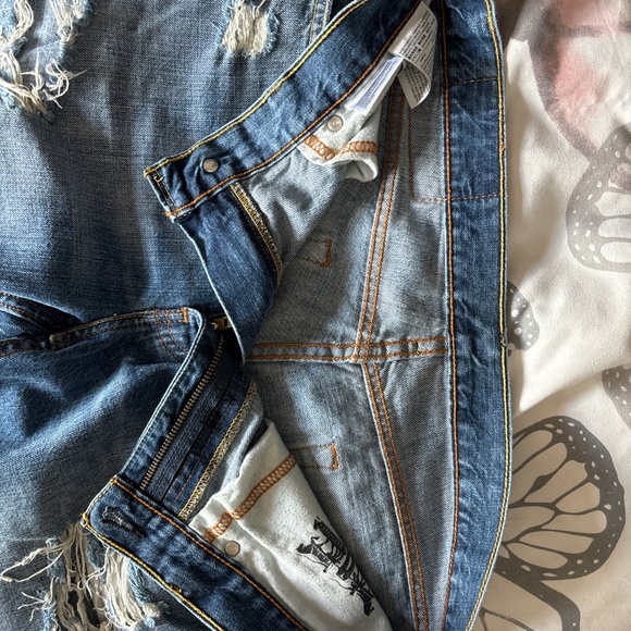 Levi’s distress ripped jeans light blue wash - Picture 2 of 3